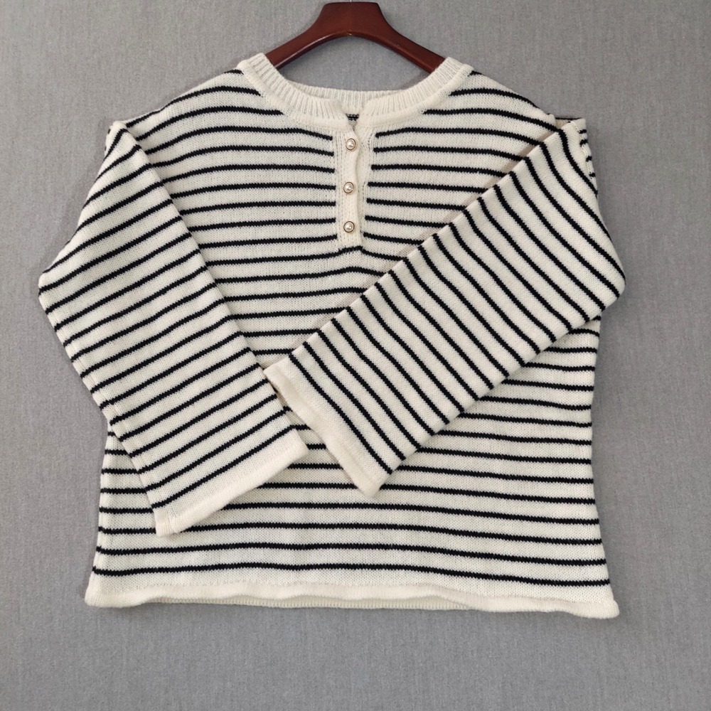 Womens Striped Knit Sweater M Coastal Grannycore Old Money Pearl Button Nautical